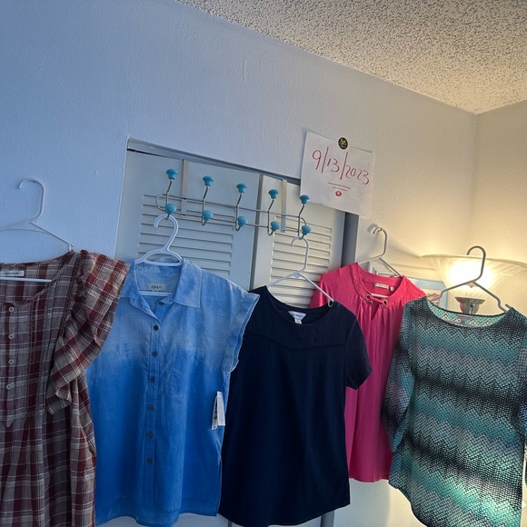 Tops- 8-skirtsNEW and 3 Like NEW pics // video for description!! - Picture 3 of 11